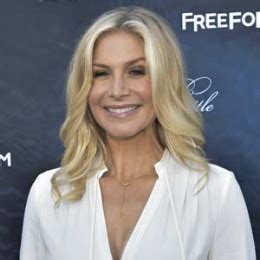 Elizabeth Mitchell Bio, Wiki, Age, Height, Family, Husband, Lost,。